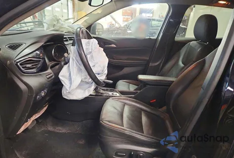 2021 Buick Encore Gx Essence z USA, uszkodzony, nr VIN KL4MMGSL9MB054018